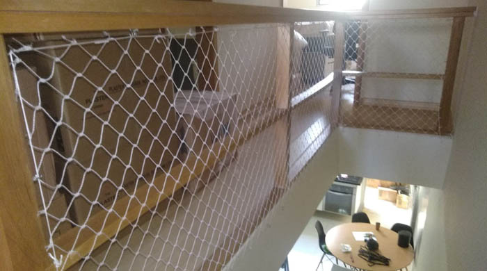 Instalação de Rede Protecao Escada de Madeira